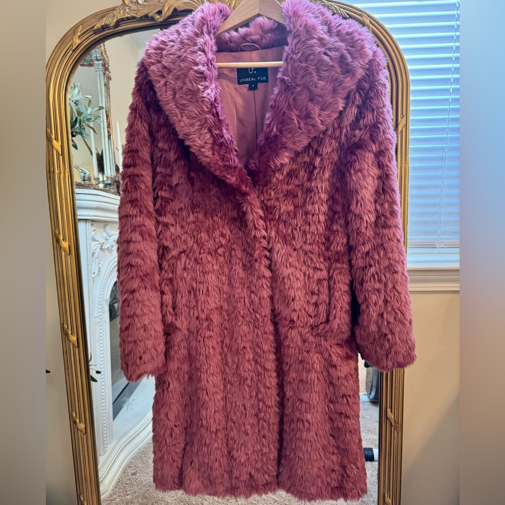 SOLD 🚫 Unreal Fur Mauve long faux fur coat (M)